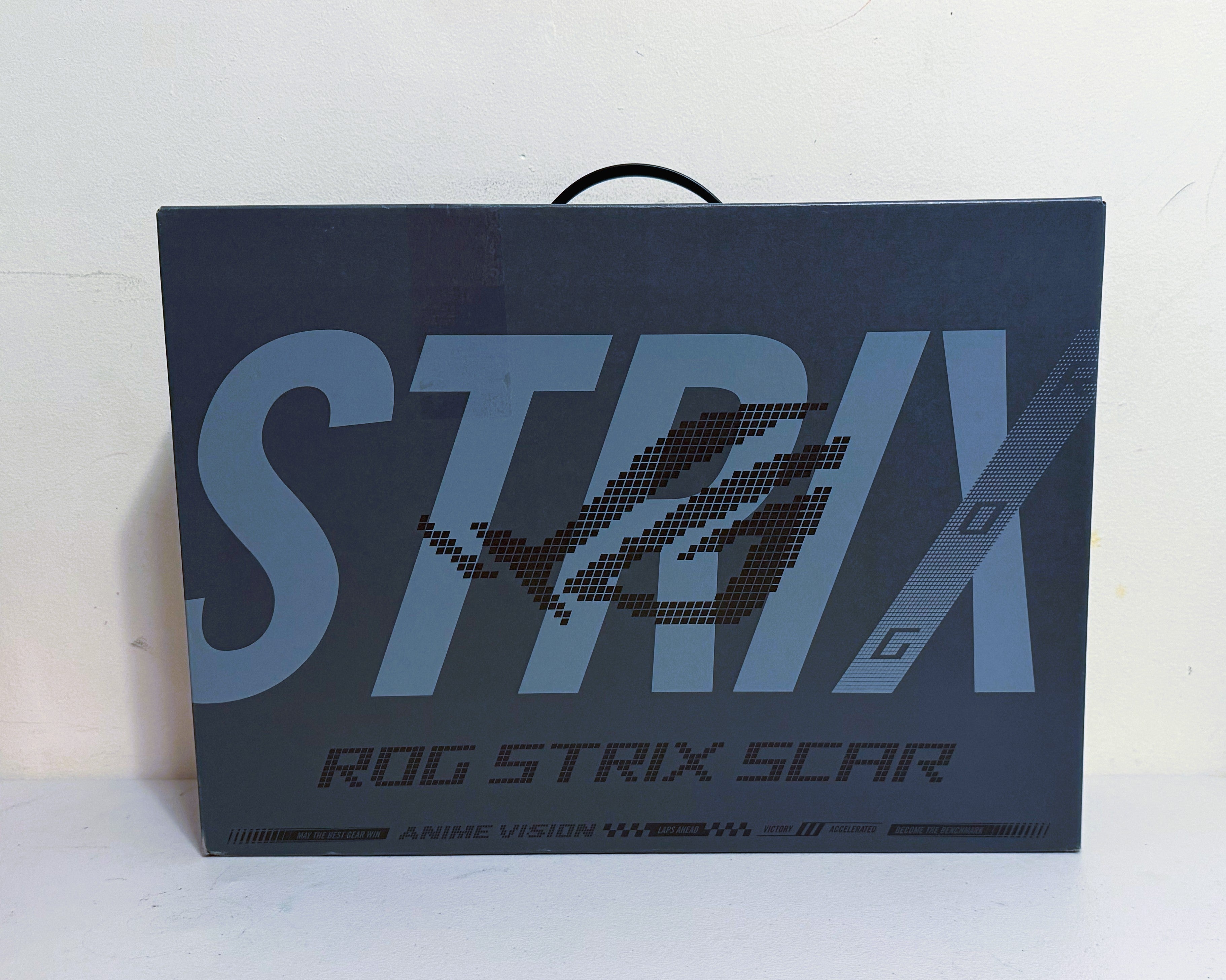 Asus Rog Strix Scar 18 G835LX-XS98 18" Gaming Laptop gtx 5090