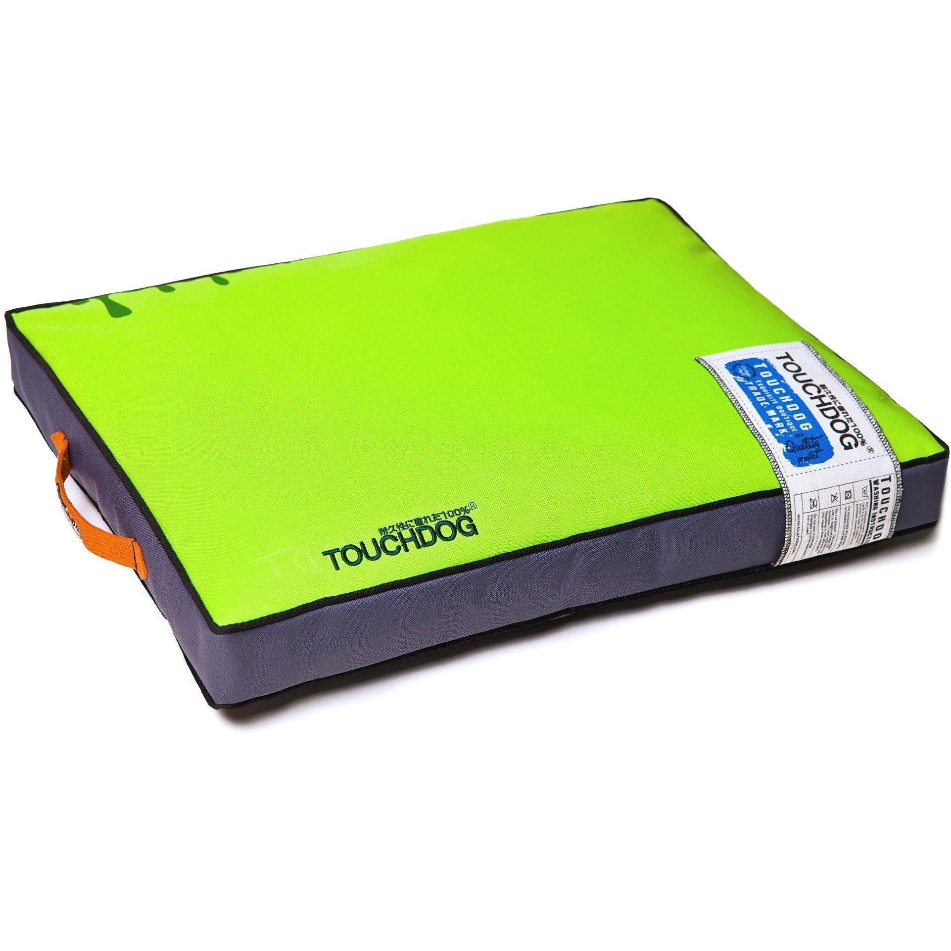 Touchdog ® 'Surface-Control' Thick Cushioned Sporty Water-Resistant Dog Mat Bed